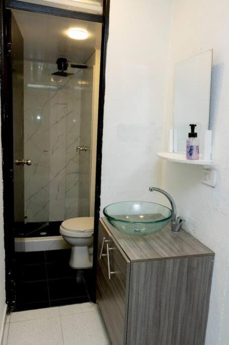 Apartment Encantador De 2 Habitaciones, Cerca Centro Bogota, *